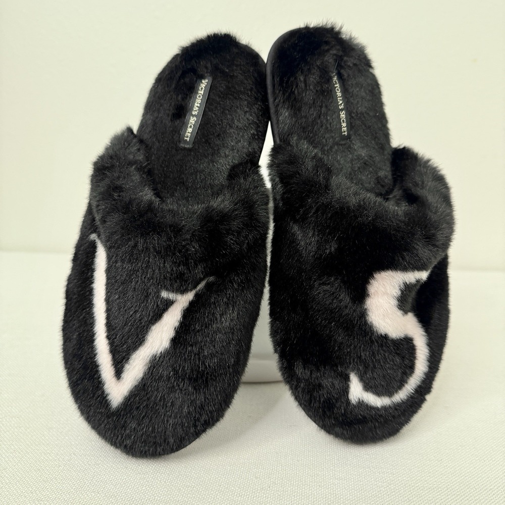 Victoria's Secret Plush Closed Toe Faux Fur Black VS Logo Slippers Small 5/6 - Picture 7 of 7